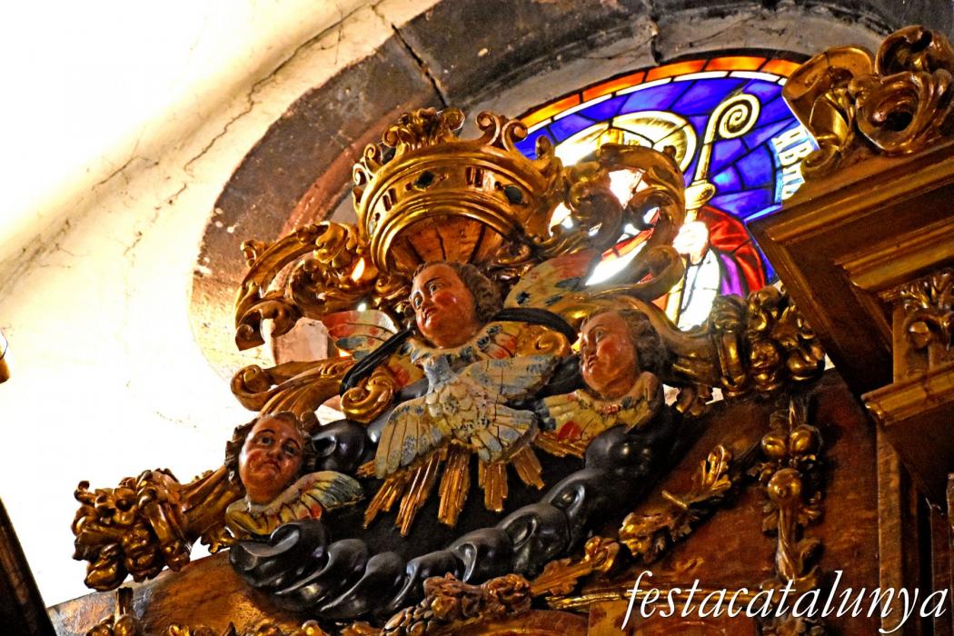 Llívia - Retaule barroc a l'altar major de la Mare de Déu dels Àngels