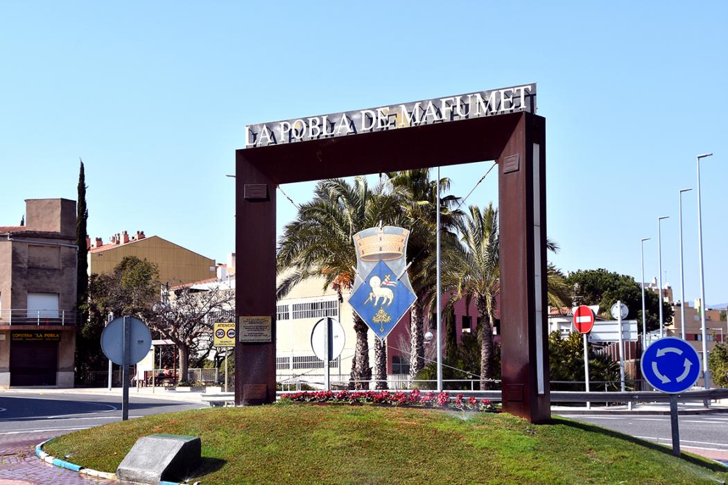 Pòrtic ornamental a la Pobla de Mafumet