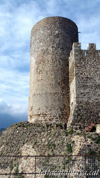 Castell de Montsoriu ***