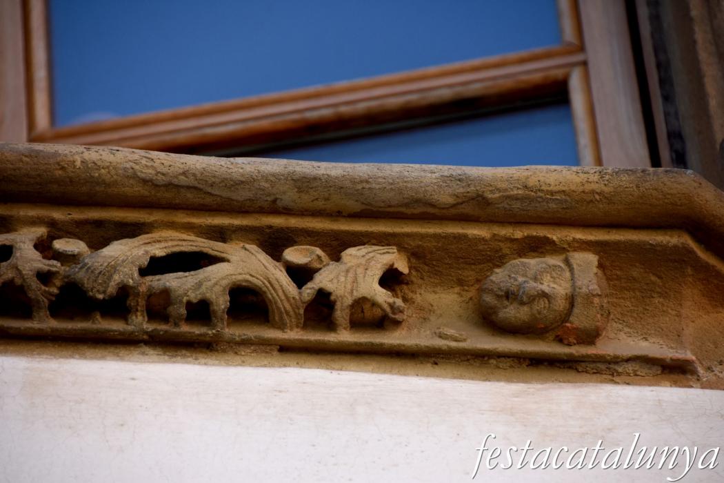 Mataró - Plaça de Santa Maria - Cases Milà i Escolà