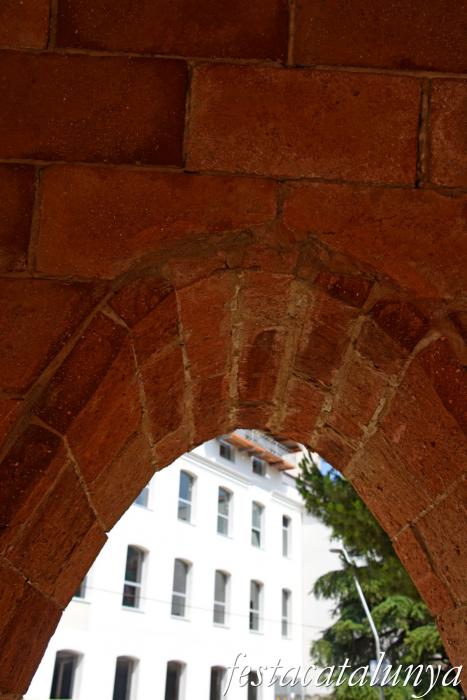 Molins de Rei - Fàbrica Ferrer i Mora o edifici del Molí