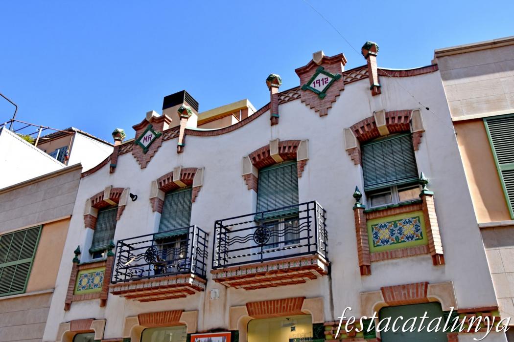 Molins de Rei - Cases modernistes del carrer Carril