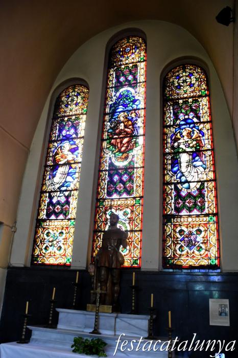 Molins de Rei - Vitralls de l'església de Sant Miquel Arcàngel - Capella Sant Isidre