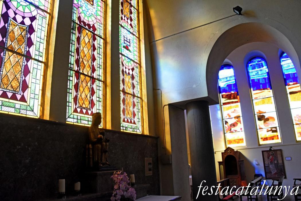 Molins de Rei - Vitralls de l'església de Sant Miquel Arcàngel - Vitralls Mare de Déu de Montserrat 