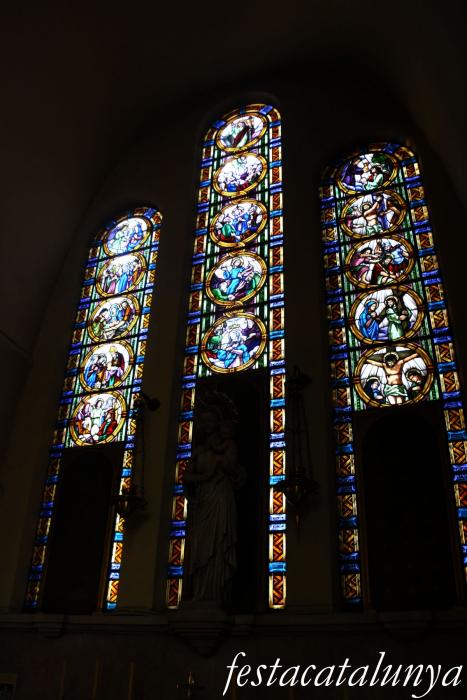 Molins de Rei - Vitralls de l'església de Sant Miquel Arcàngel - Vitralls Mare de Déu del Roser