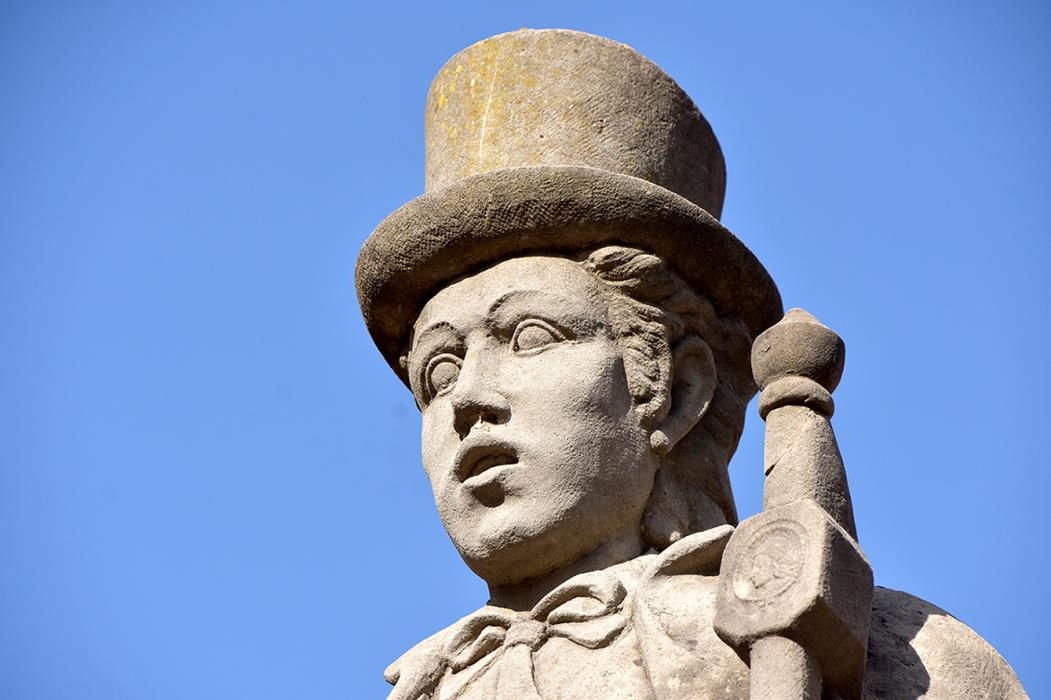 Monument a les Caramelles del Roser de Sant Julià de Vilatorta