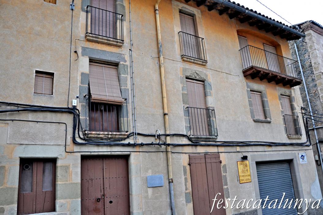 Roda de Ter - Bac de Roda, casa natal i monument