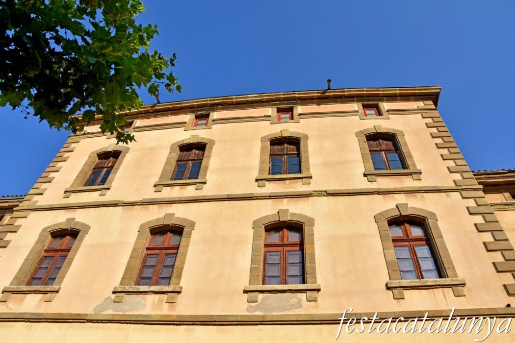 Universitat - Façanes exteriors