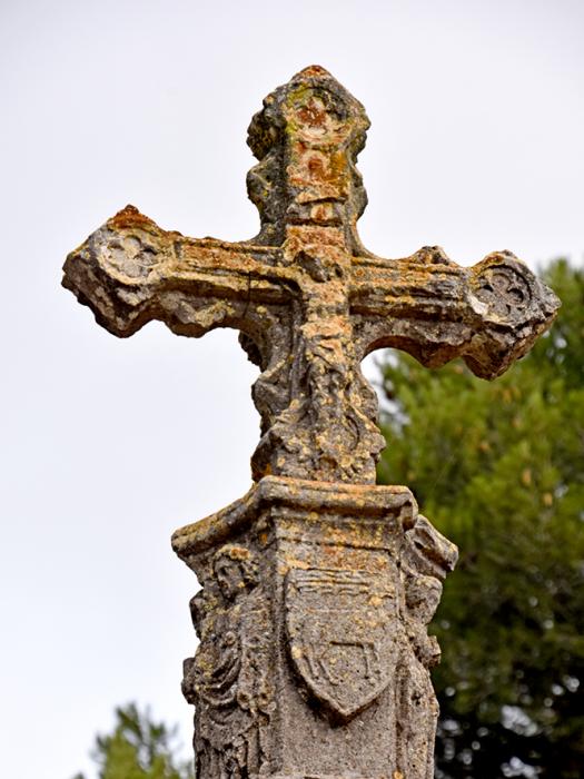 Creu de terme del Pla de Santa Maria de Miralles prop de la Llacuna ***
