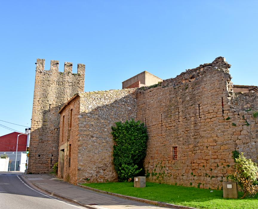 Recinte murat a Torroella de Montgrí-L'Estartit ***