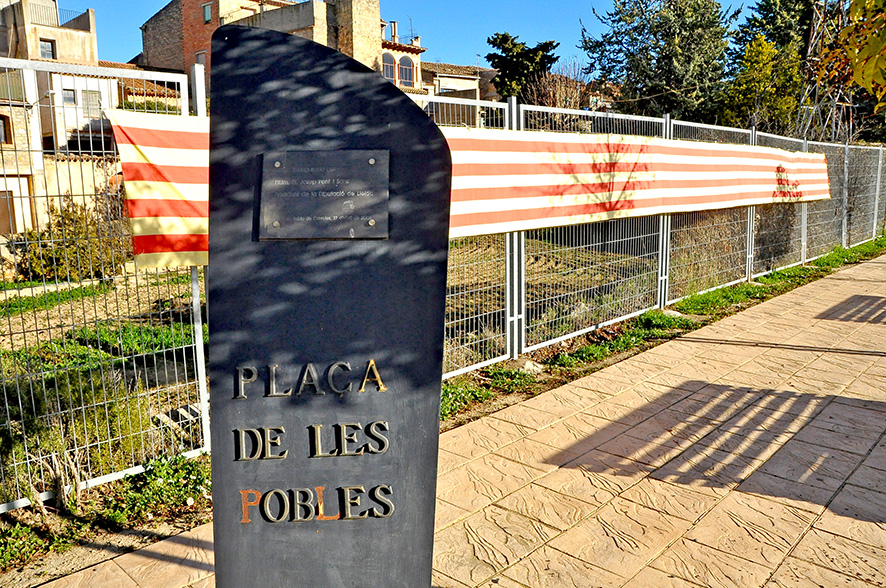 Plaça de les Pobles a la Pobla de Cérvoles