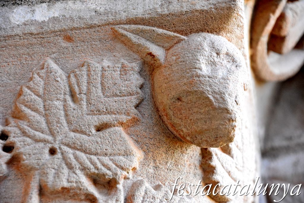 Santa Maria de Rubió - Portalada romànica