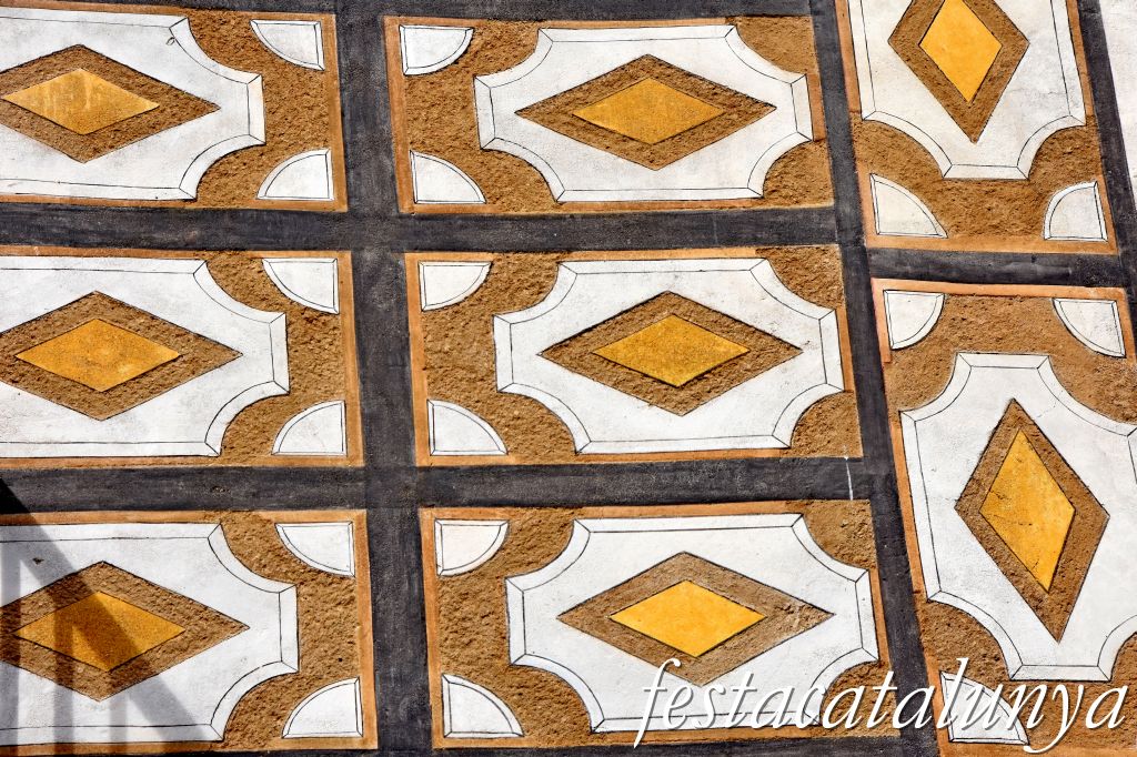 Arbúcies - Plaça de la Vila - Can Riera