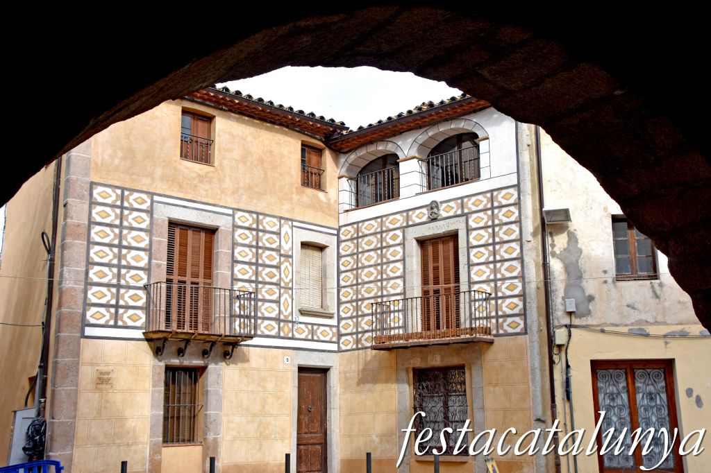 Arbúcies - Plaça de la Vila - Can Riera