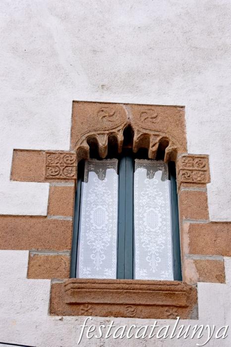 Arbúcies - Plaça de la Vila - Can Rinsa