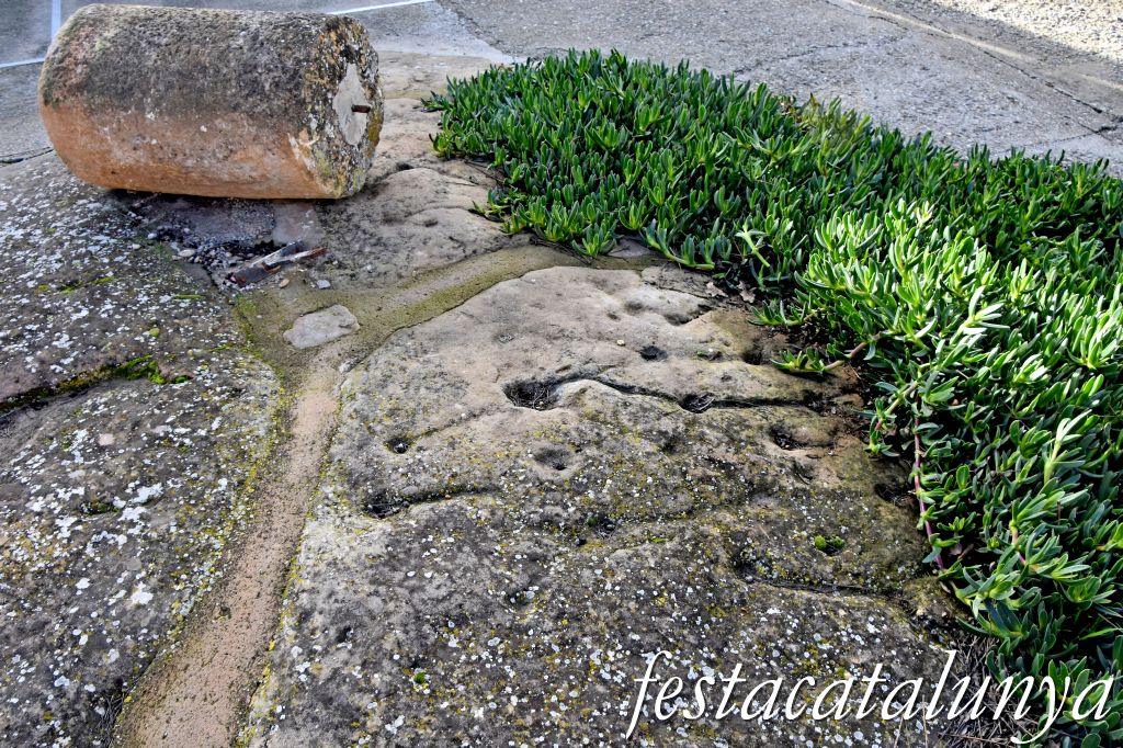 Torrebesses - Plaça de la Vileta - Inscultures