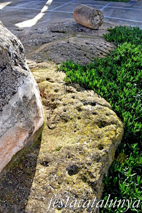Torrebesses - Plaça de la Vileta - Inscultures