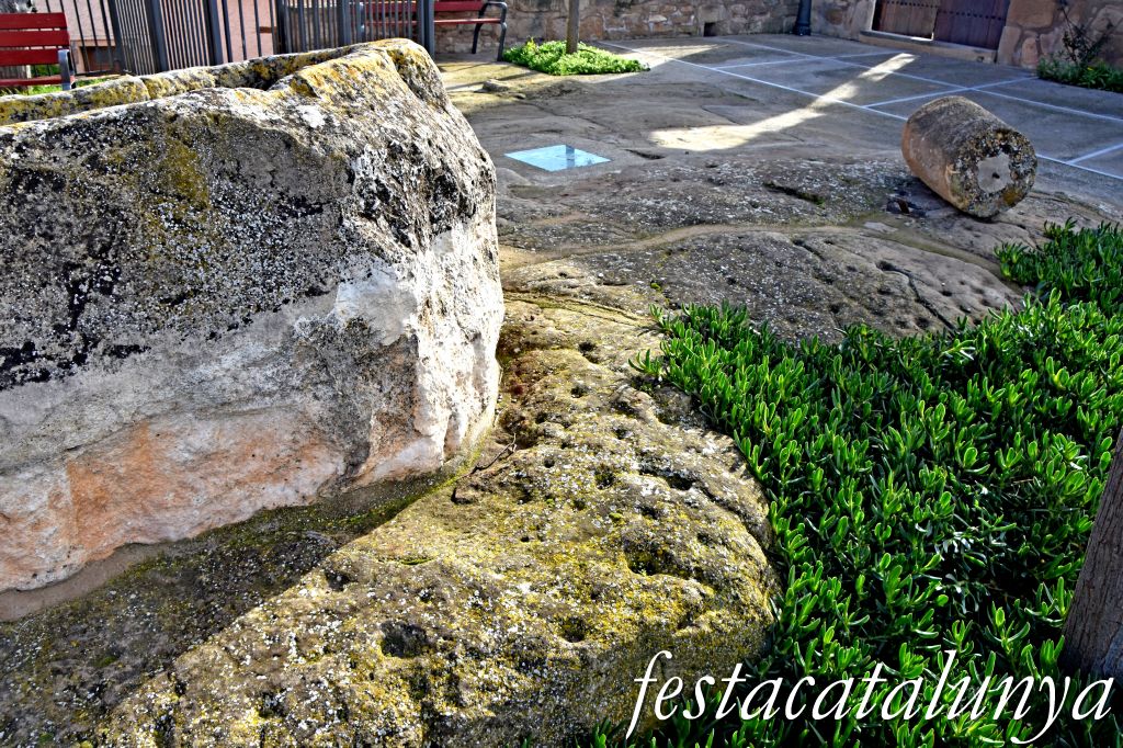 Torrebesses - Plaça de la Vileta - Inscultures