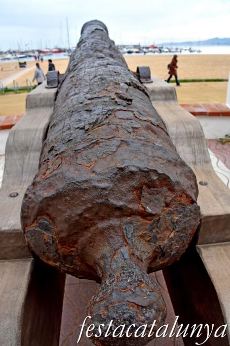 Palamós - Passeig del Mar - Canons del segle XVIII 