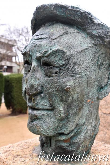 Palafrugell - Monument a Josep Pla