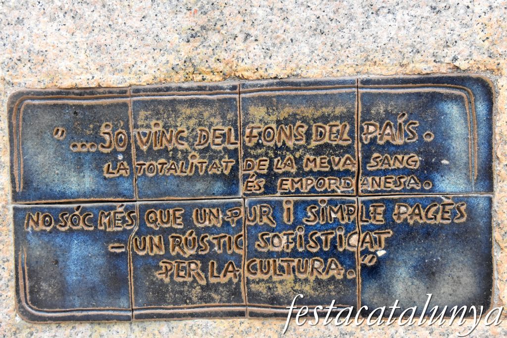 Palafrugell - Monument a Josep Pla