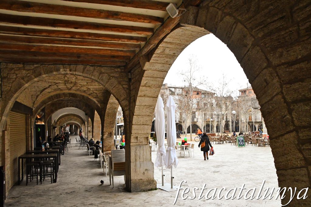 Banyoles - Plaça Major