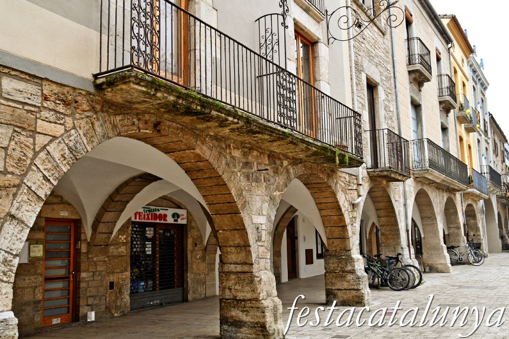 Banyoles - Plaça Major