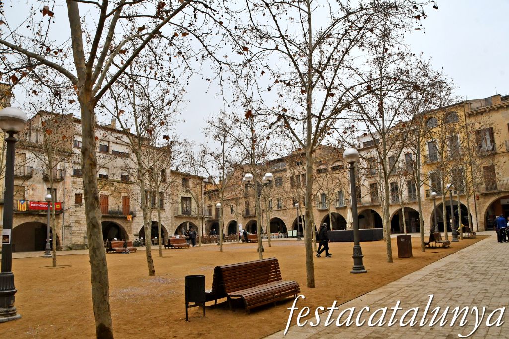 Banyoles - Plaça Major