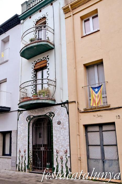 Banyoles - Plaça del Carme - Casa núm. 12
