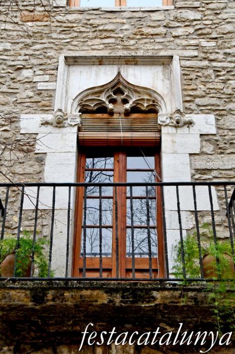 Banyoles - Plaça de la Font - Casa Mirambell