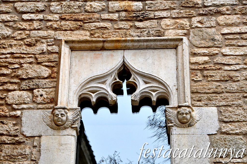 Banyoles - Plaça de la Font - Casa Mirambell