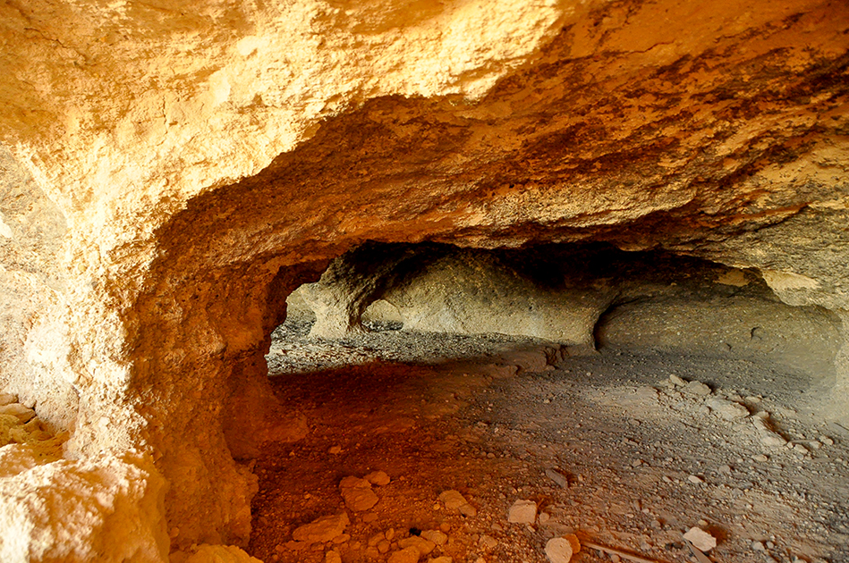 La gravera, galeries i coves de grava de la Granadella ***