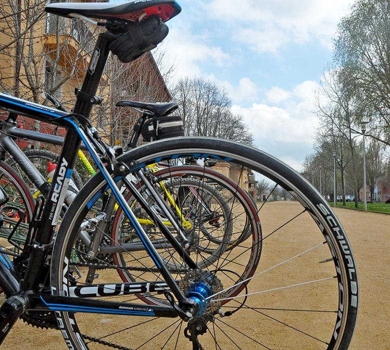 Estació del ferrocarril de Llagostera i ruta del carrilet
