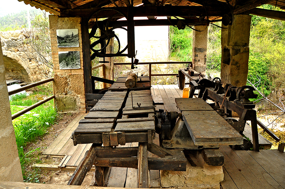 Serradora de ca l'Ambrós a la vall d'Ora de Navès ***