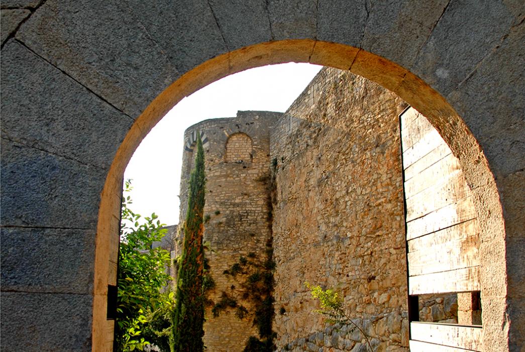Muralles i portals de Girona ***