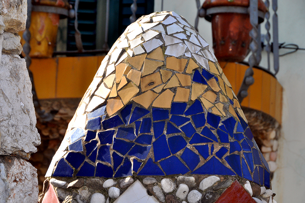 Villa Elena al Passeig Canàlies de Sant Joan Despí ***