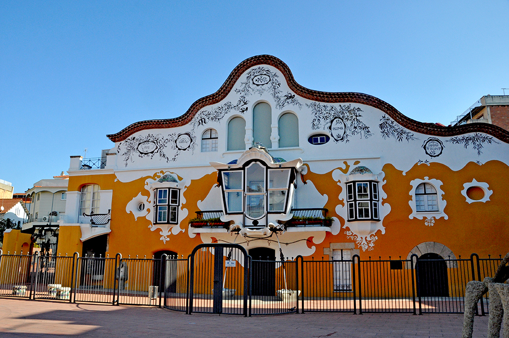 Can Negre de Sant Joan Despí ***