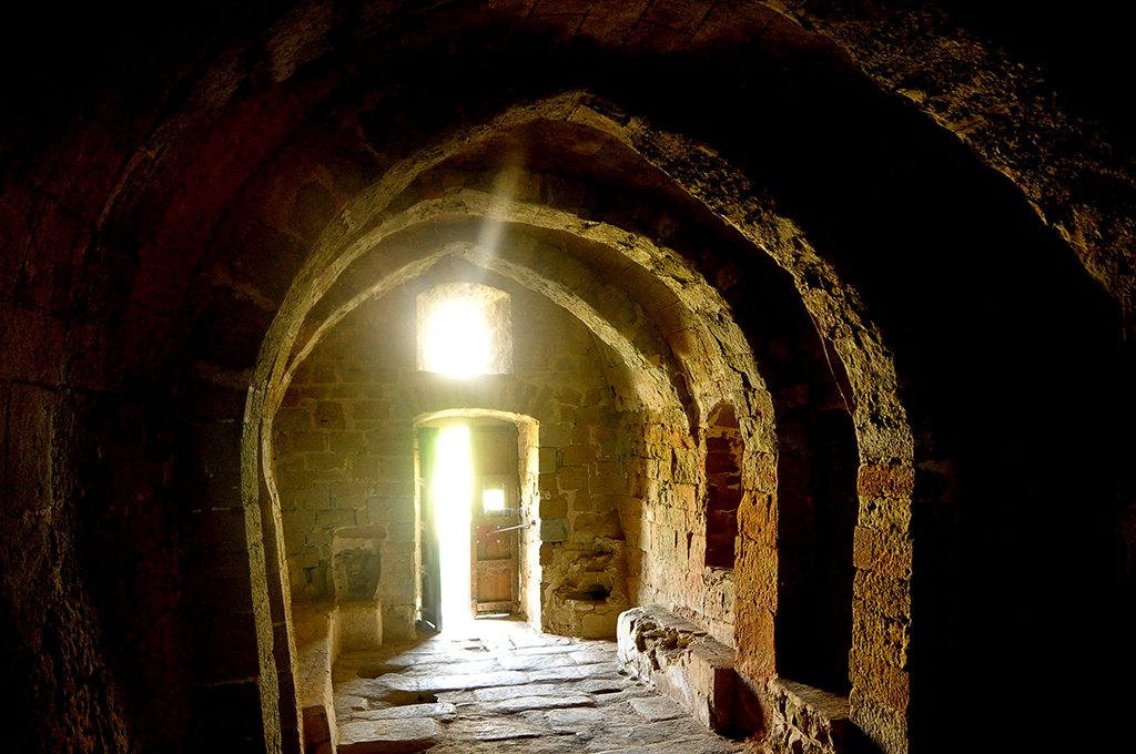 Sant Pere del castell de les Sitges ***