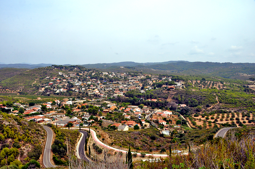 Vistes panoràmiques des del castell de Vespella a Vespella de Gaià ***