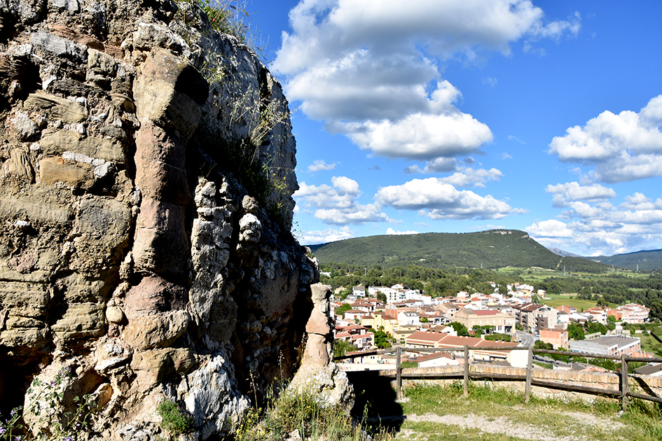 Mirador de la Conca d'Òdena al Castell d'Òdena ***