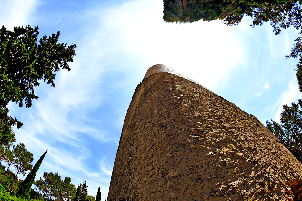 Castell de Montbui a la Tossa ***