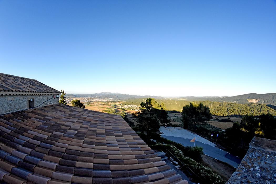 Mirador de migdia de la Tossa de Montbui ***