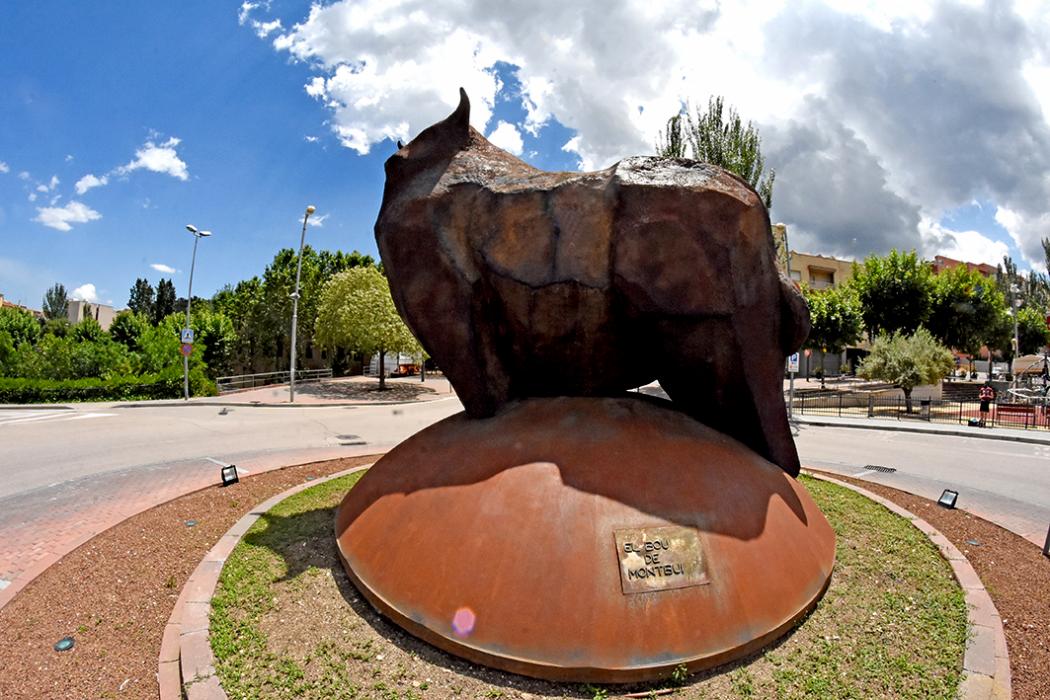 Escultura Bou de Montbui ***