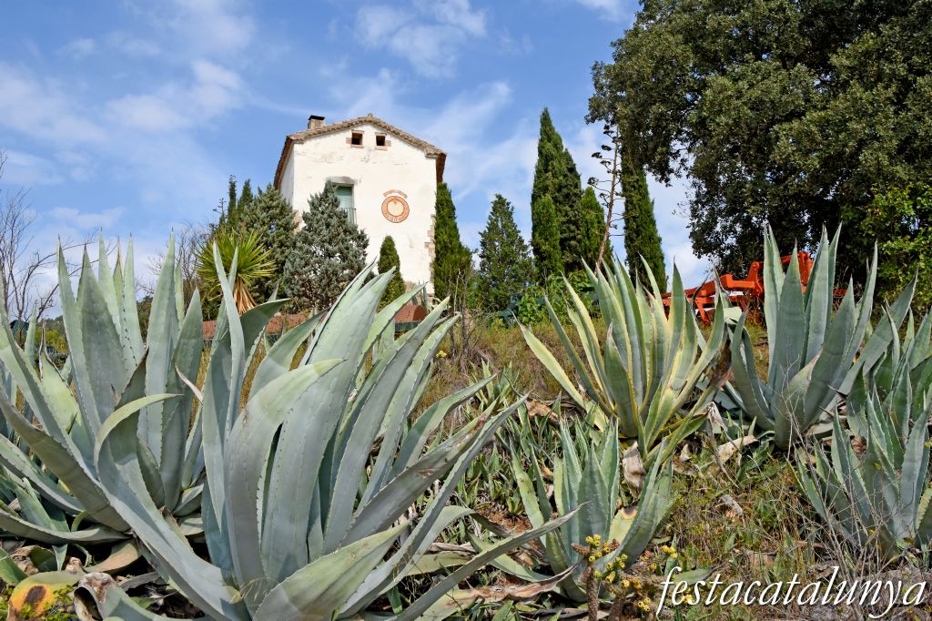 Òdena - Masia Cal Déu i Ajut
