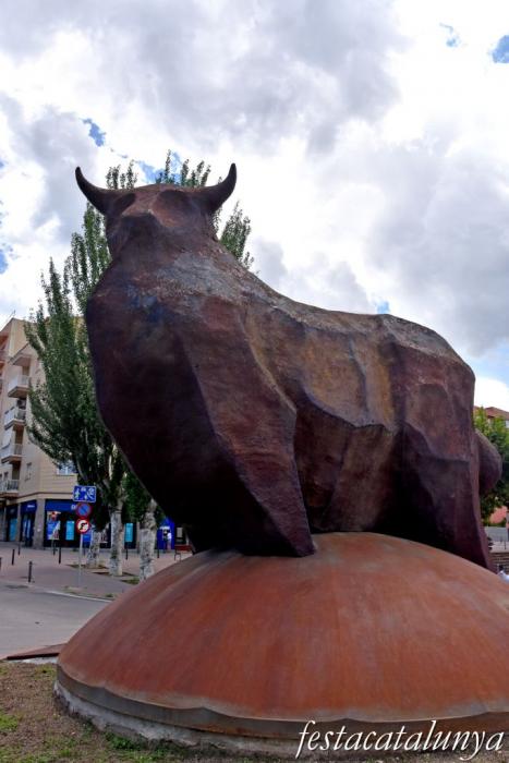Santa Margarida de Montbui - Escultura Bou de Montbui