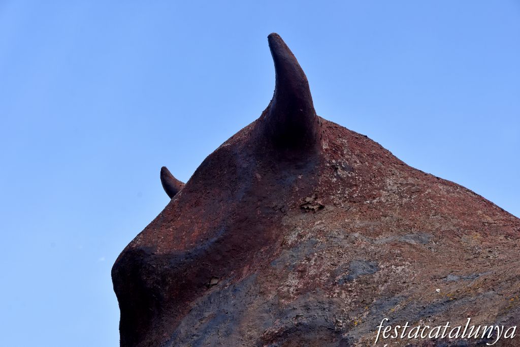 Santa Margarida de Montbui - Escultura Bou de Montbui