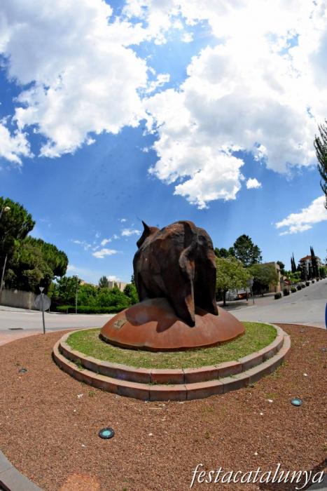 Santa Margarida de Montbui - Escultura Bou de Montbui