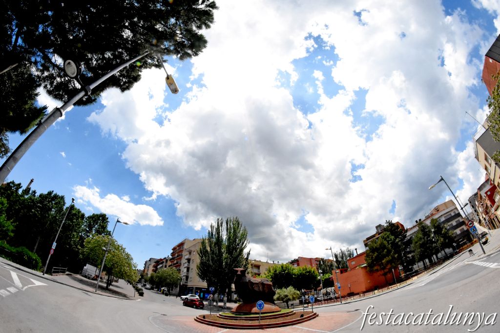 Santa Margarida de Montbui - Escultura Bou de Montbui