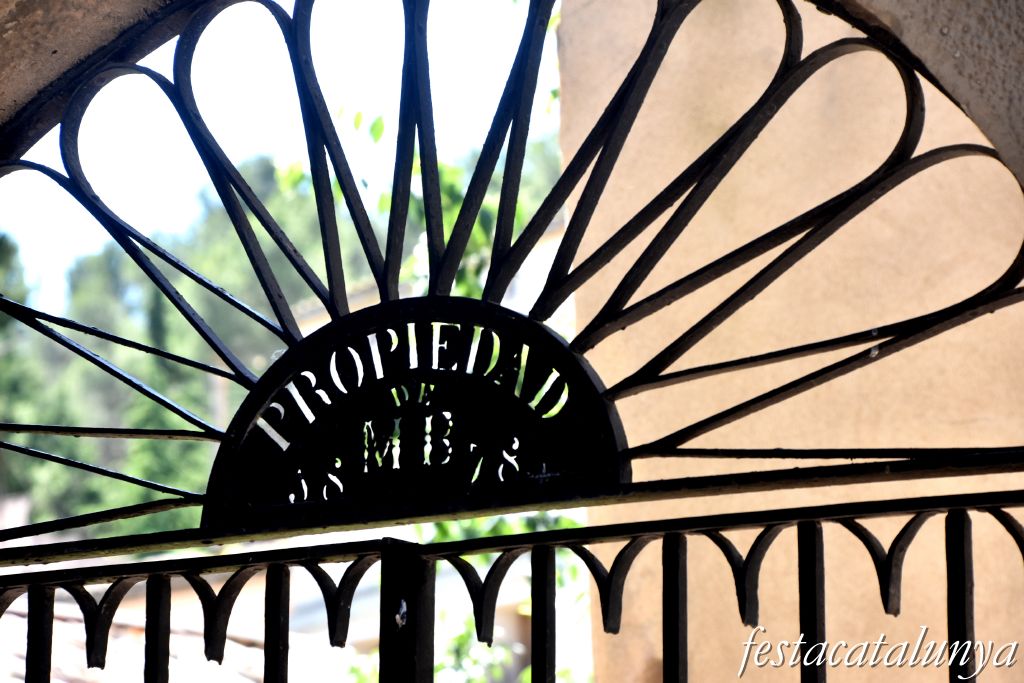 Santa Margarida de Montbui - Nucli antic (Cases a la Plaça Major)