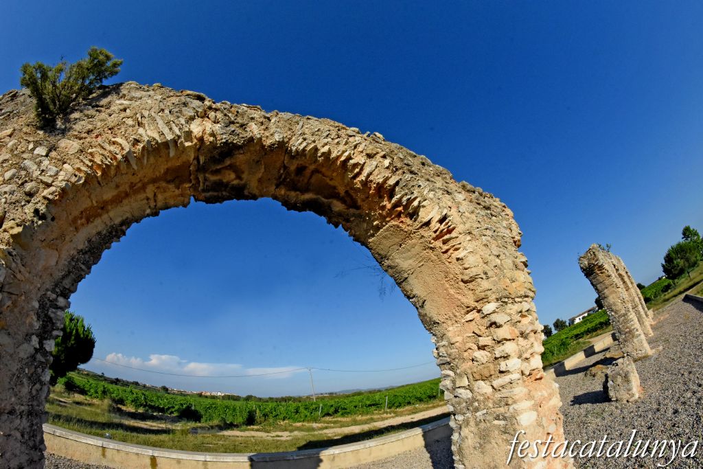 Sant Jaume dels Domenys - Aqüeducte romà dels Arcs